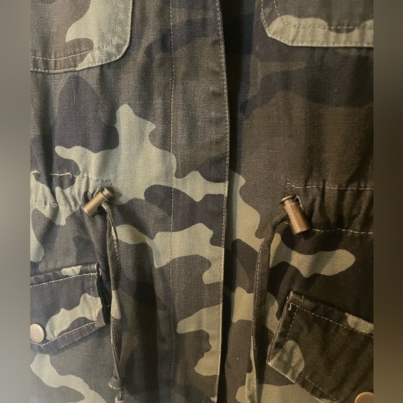 🎉HP🎉 JustFab Utility Twill Camo Jacket - Picture 4 of 6